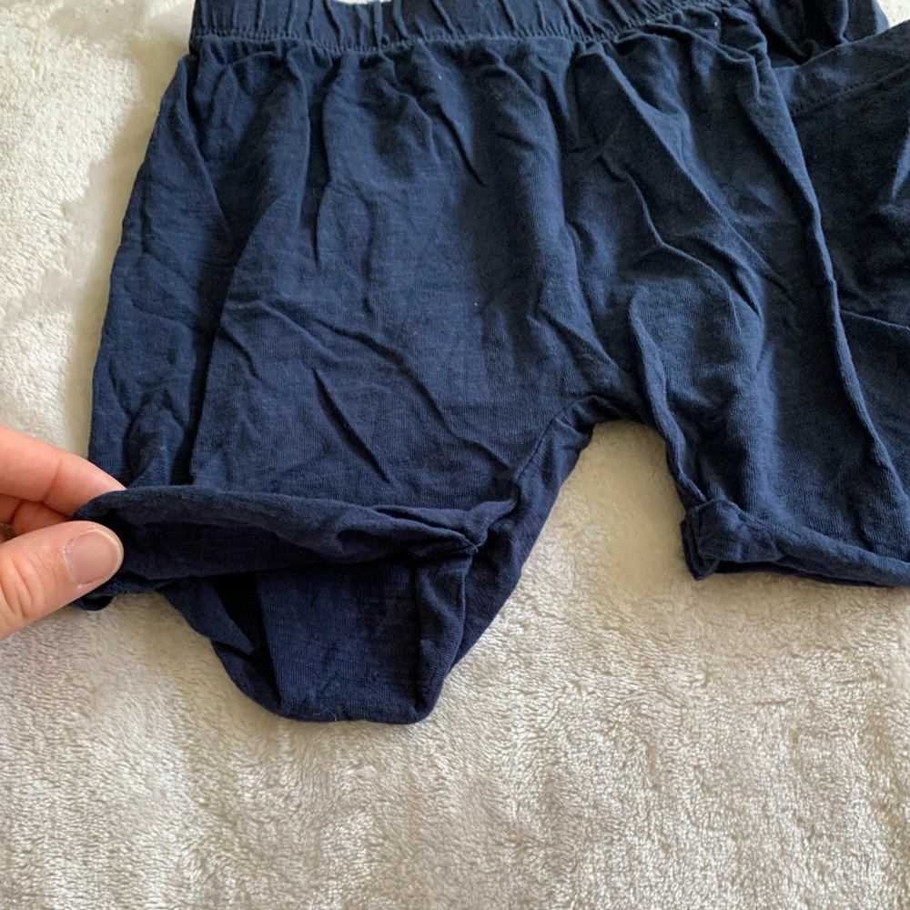 H&M 9 to 12 month navy lightweight shorts - Picture 2 of 4